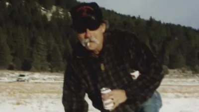 thumbnail - S4:E3 Crimson Snow