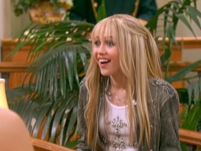 thumbnail - S2:E20 That's so Suite Life of Hannah Montana