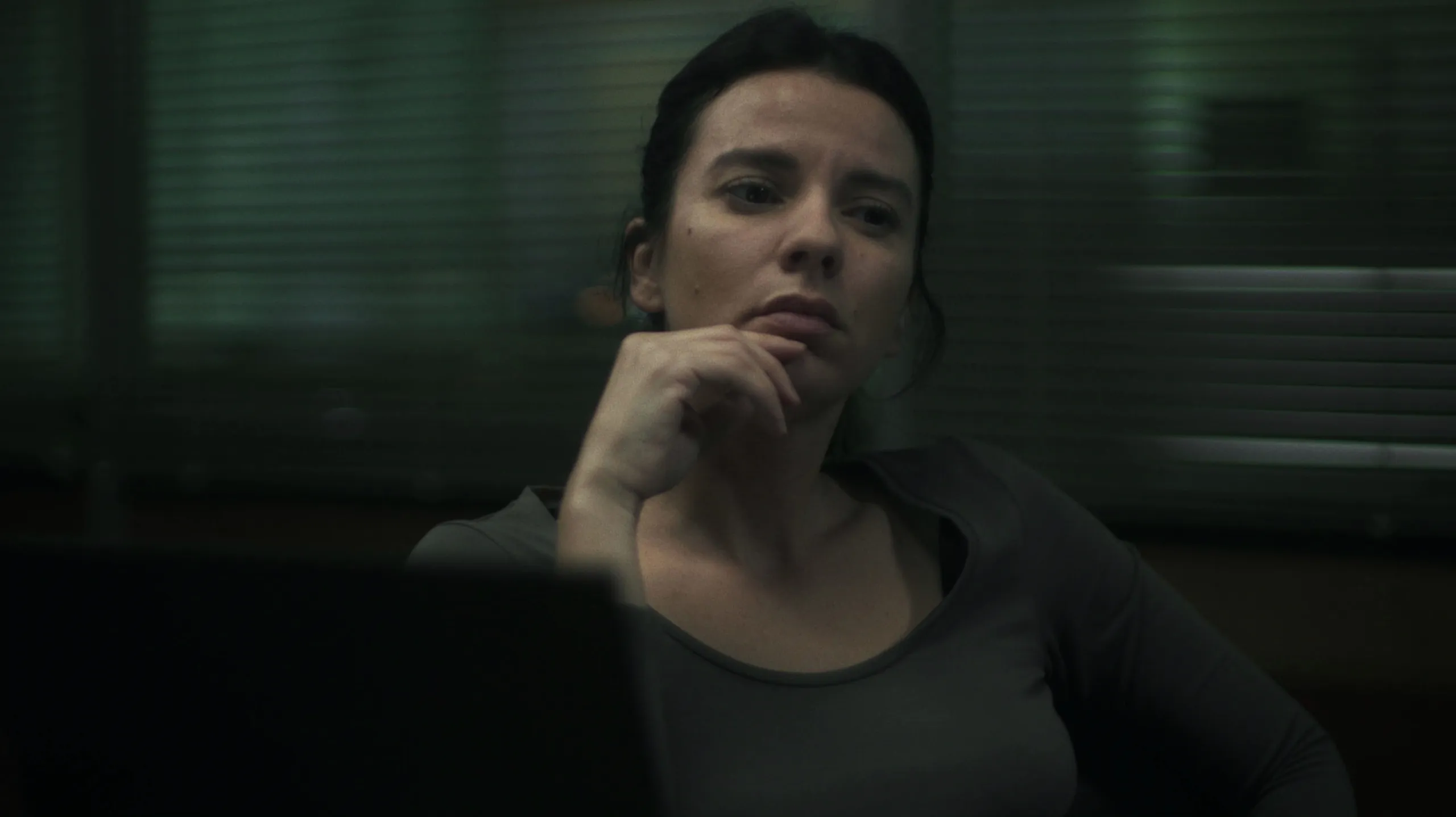 thumbnail - S1:E1 HH