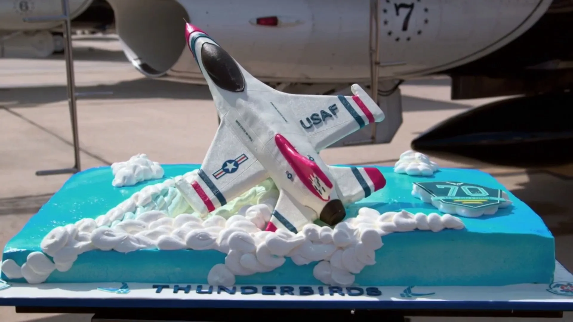 thumbnail - S15:E4 Thunderbirds and Butterflies
