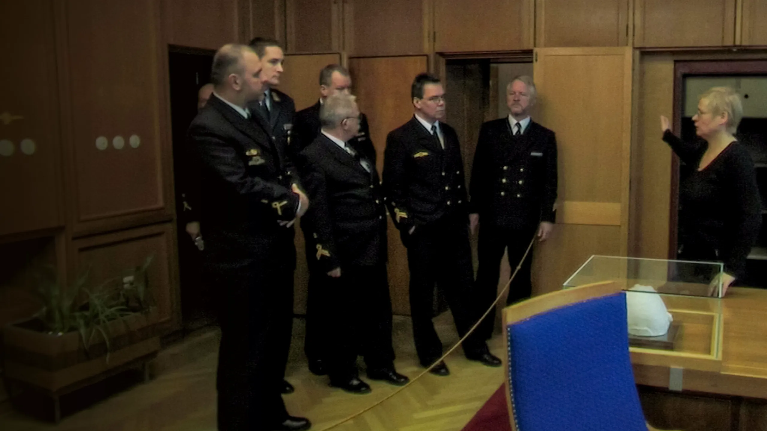 Jeder Schweigt Von Etwas Anderem