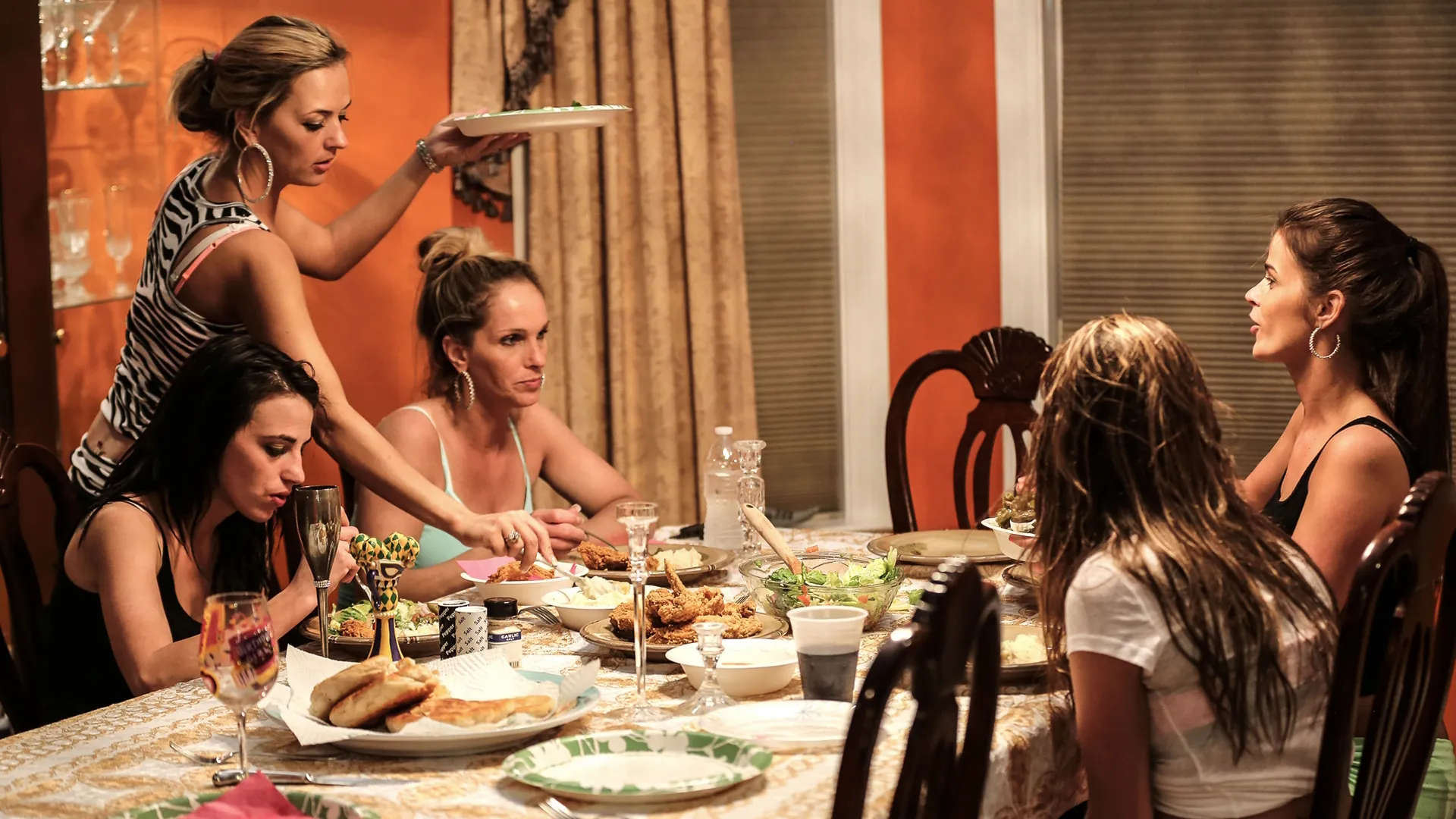 thumbnail - S3:E2 Bottoms Up in the Big Easy