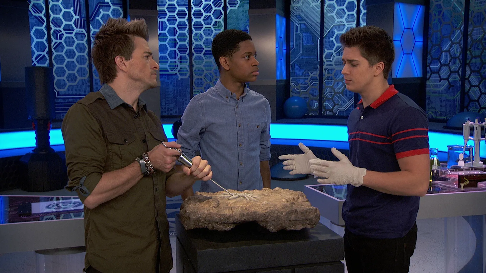thumbnail - S4:E9 Spider Island