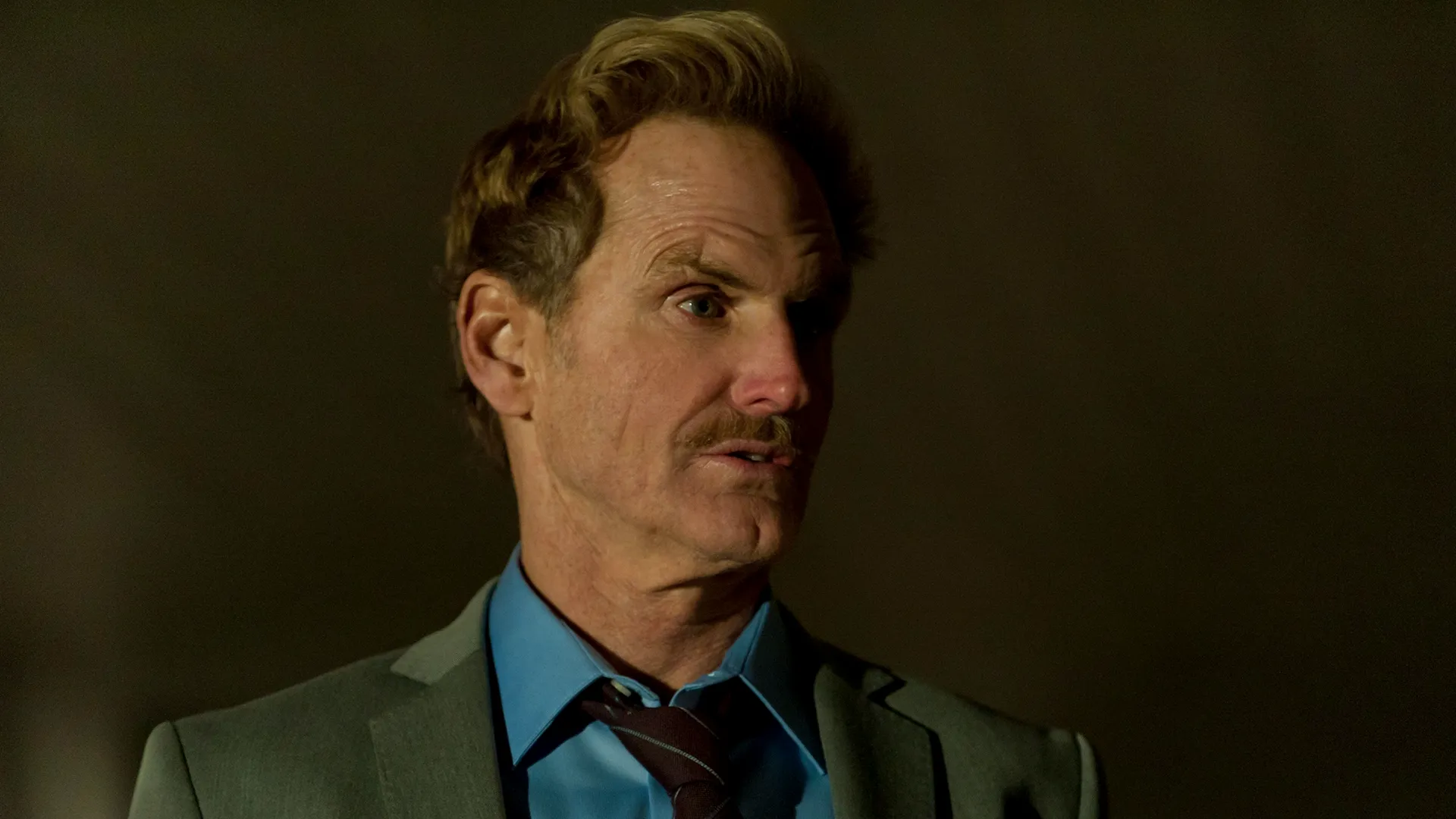 thumbnail - S3:E8 Watching the Detectives