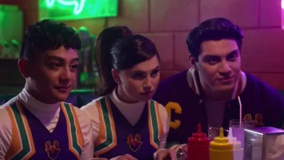 thumbnail - S1:E7 The Big Game 