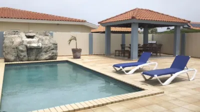 thumbnail - S20:E12 Mating for Life Like Ostriches on Aruba