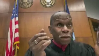 thumbnail - S8:E20 Court Cam - 820