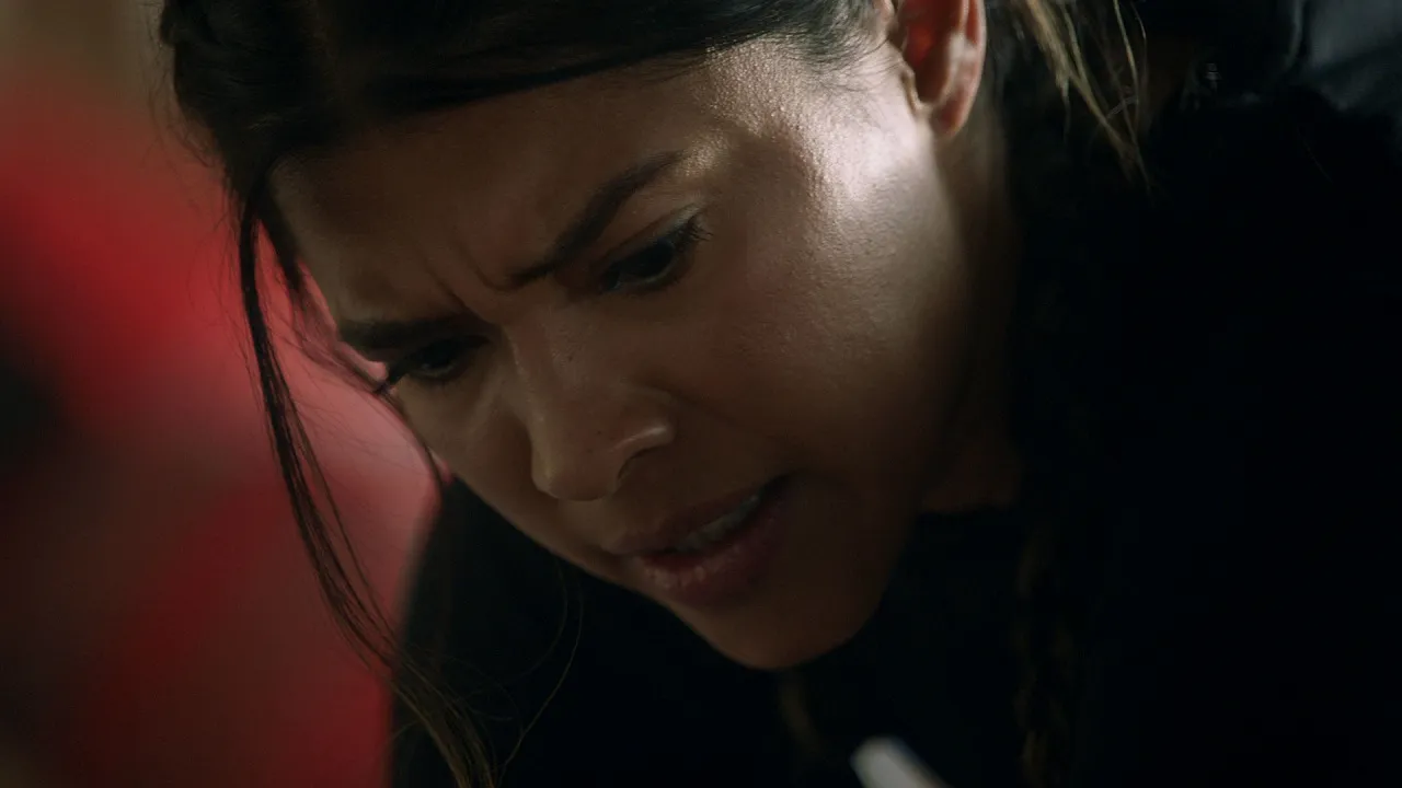 thumbnail - S7:E9 The Kiss