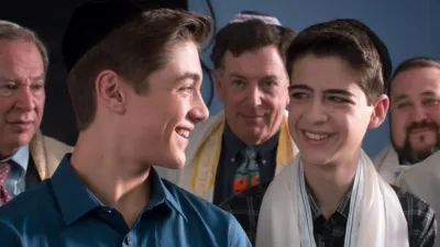 thumbnail - S3:E8 One in a Minyan