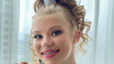 thumbnail - S4:E3 Monster Among Trolls