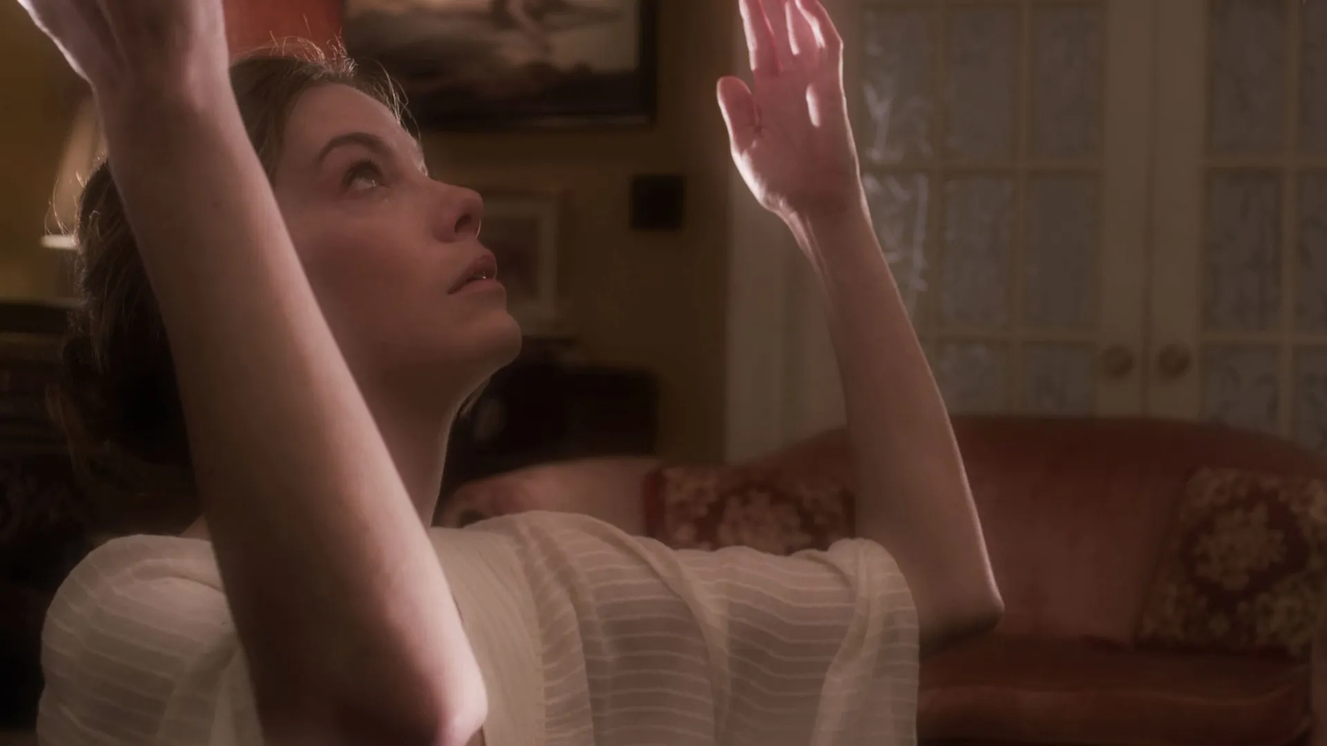 thumbnail - S3:E9 The Veil