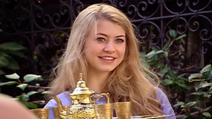 thumbnail - S16:E10 Daniella Issa Helayel