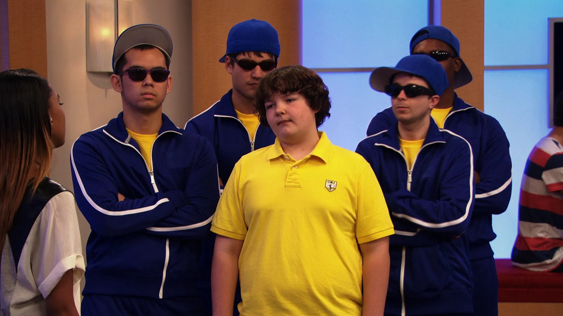 thumbnail - S3:E7 angus' first movemANT