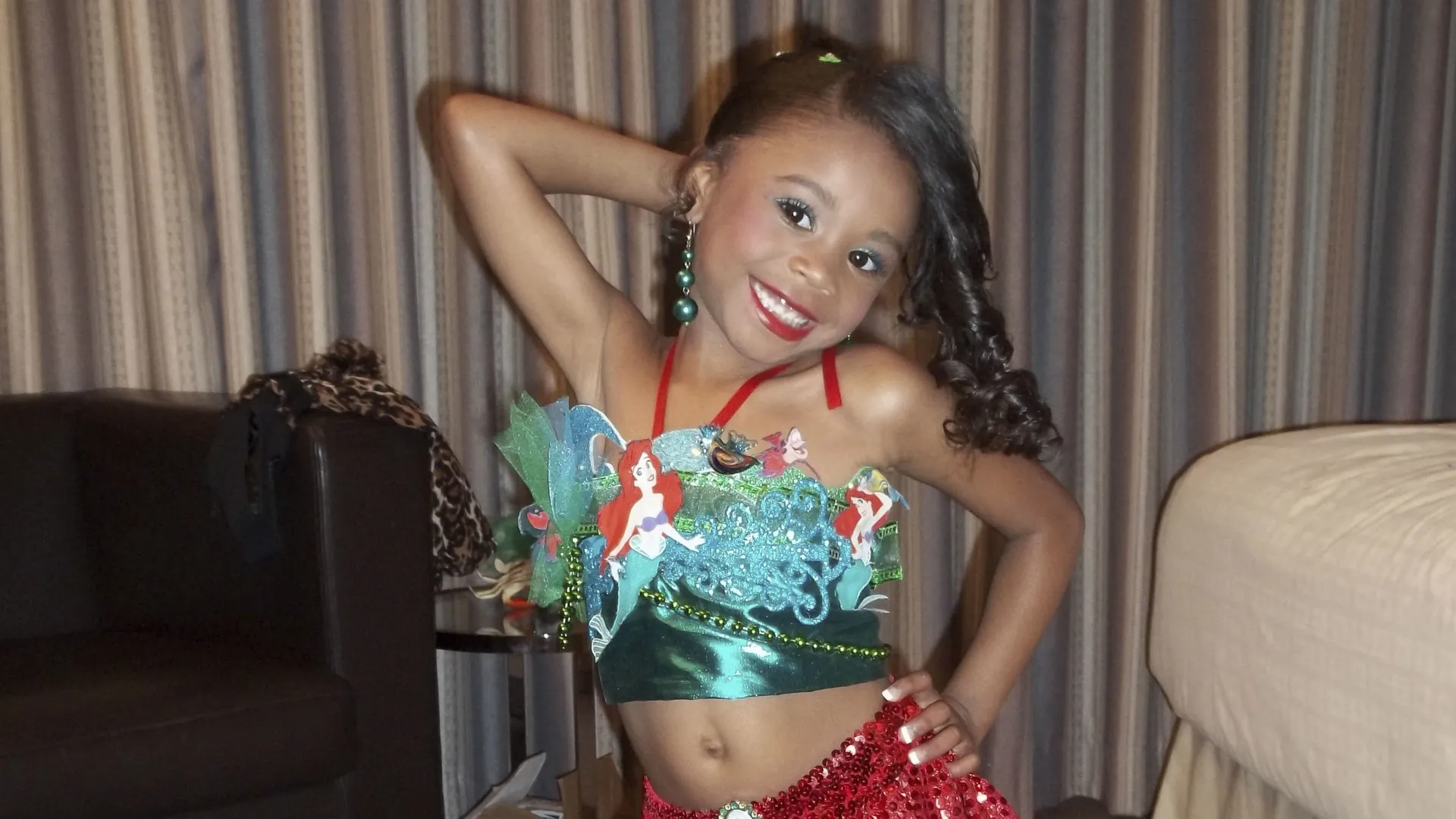 thumbnail - S7:E5 California Tropic: Under the Sea Pageant