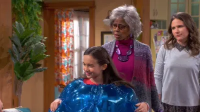 thumbnail - S2:E5 Grandma & Grandpa Sittin’ In A Tree