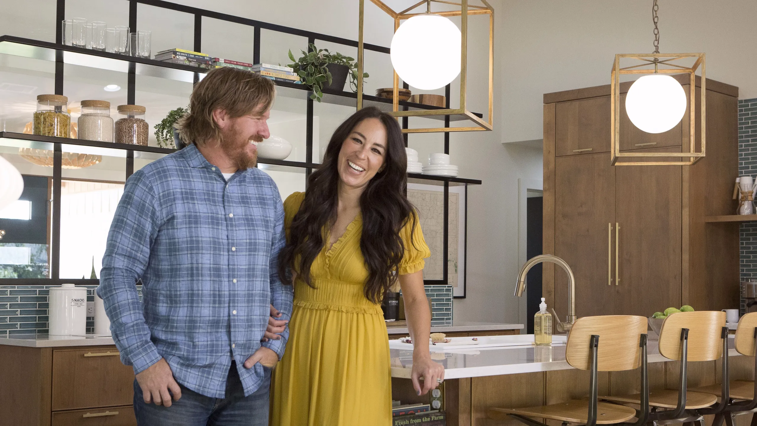 thumbnail - S5:E6 Flip House to Family Project