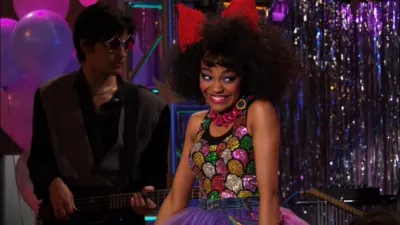 thumbnail - S3:E6 past, presANT, and future