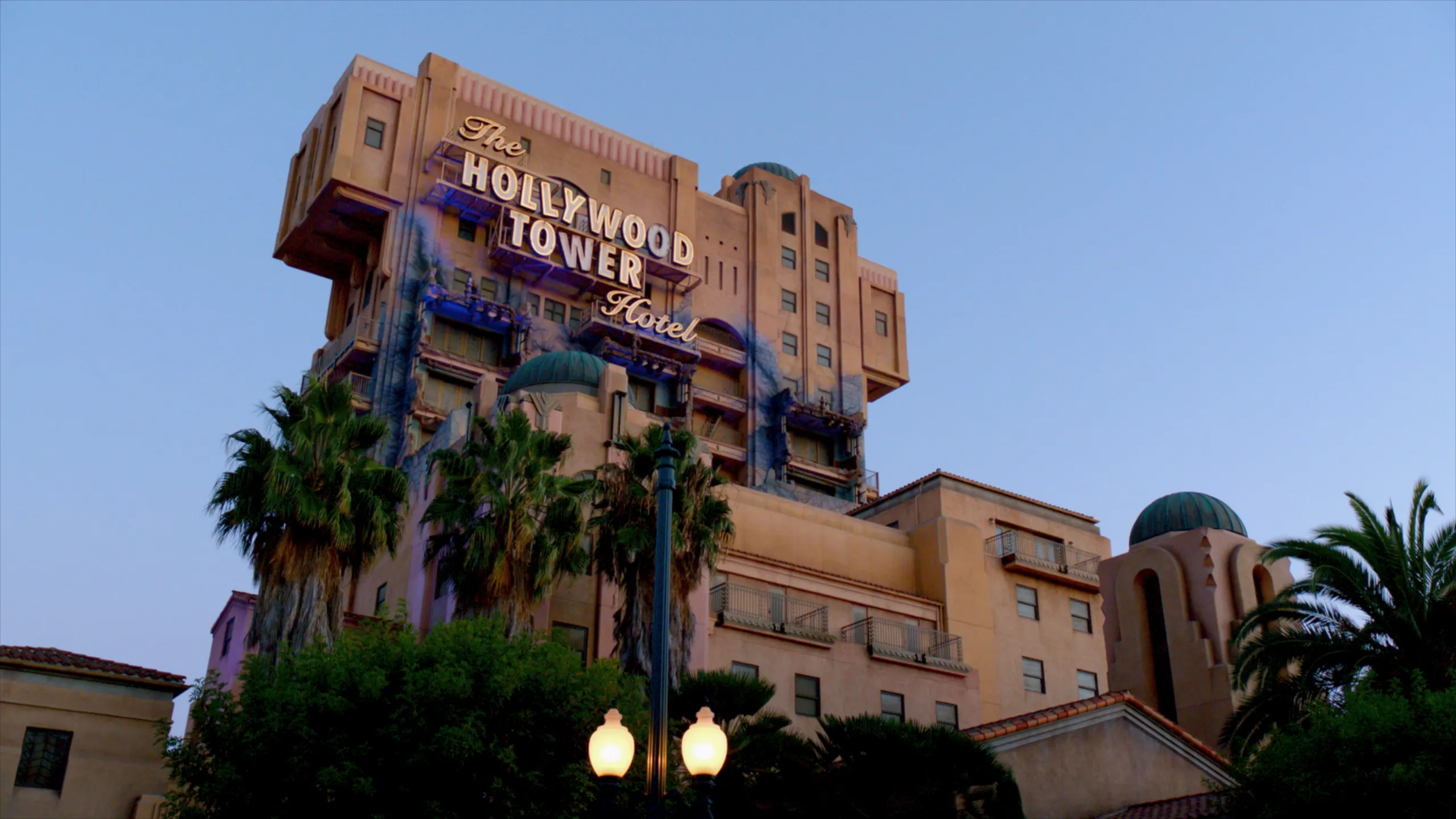 thumbnail - S1:E4 The Twilight Zone Tower of Terror