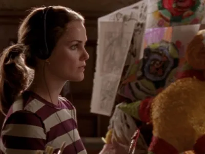 thumbnail - S4:E10 Fire