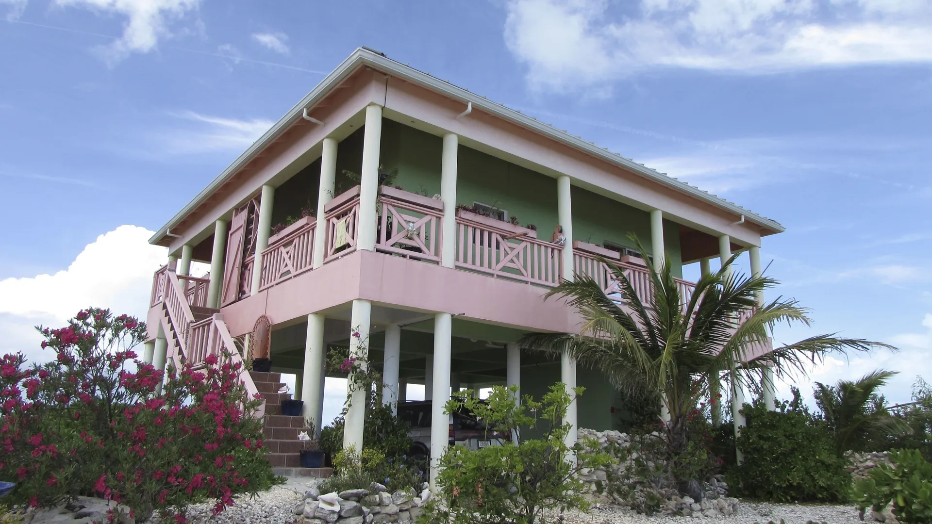 thumbnail - S14:E6 Turks and Caicos Family Time