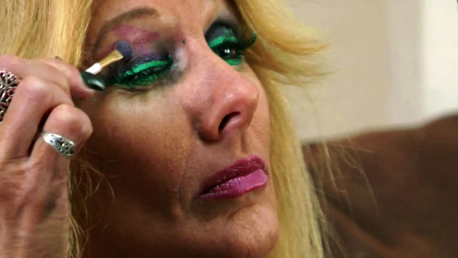 thumbnail - S1:E11 Make-up Addict/Obsessed With Death