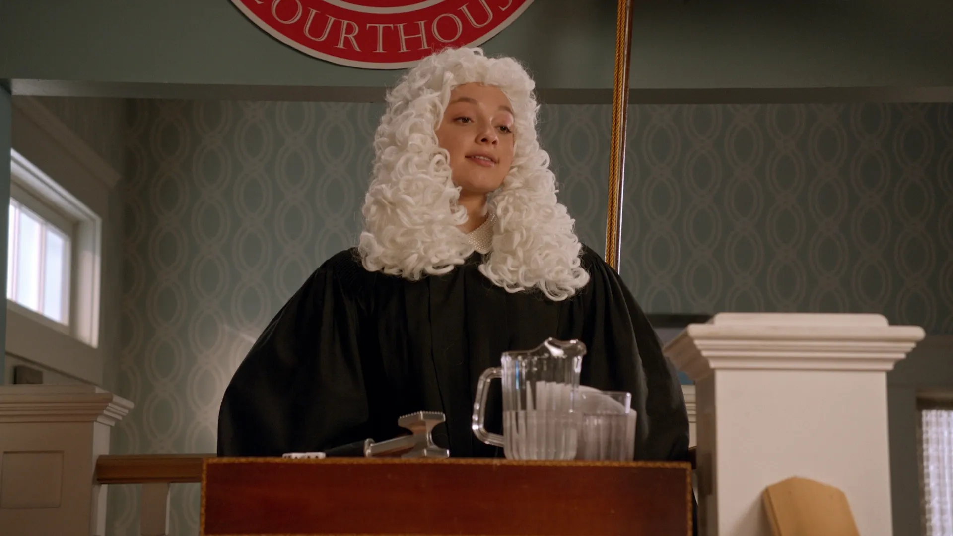 thumbnail - S3:E18 Stuck in Diaz Court