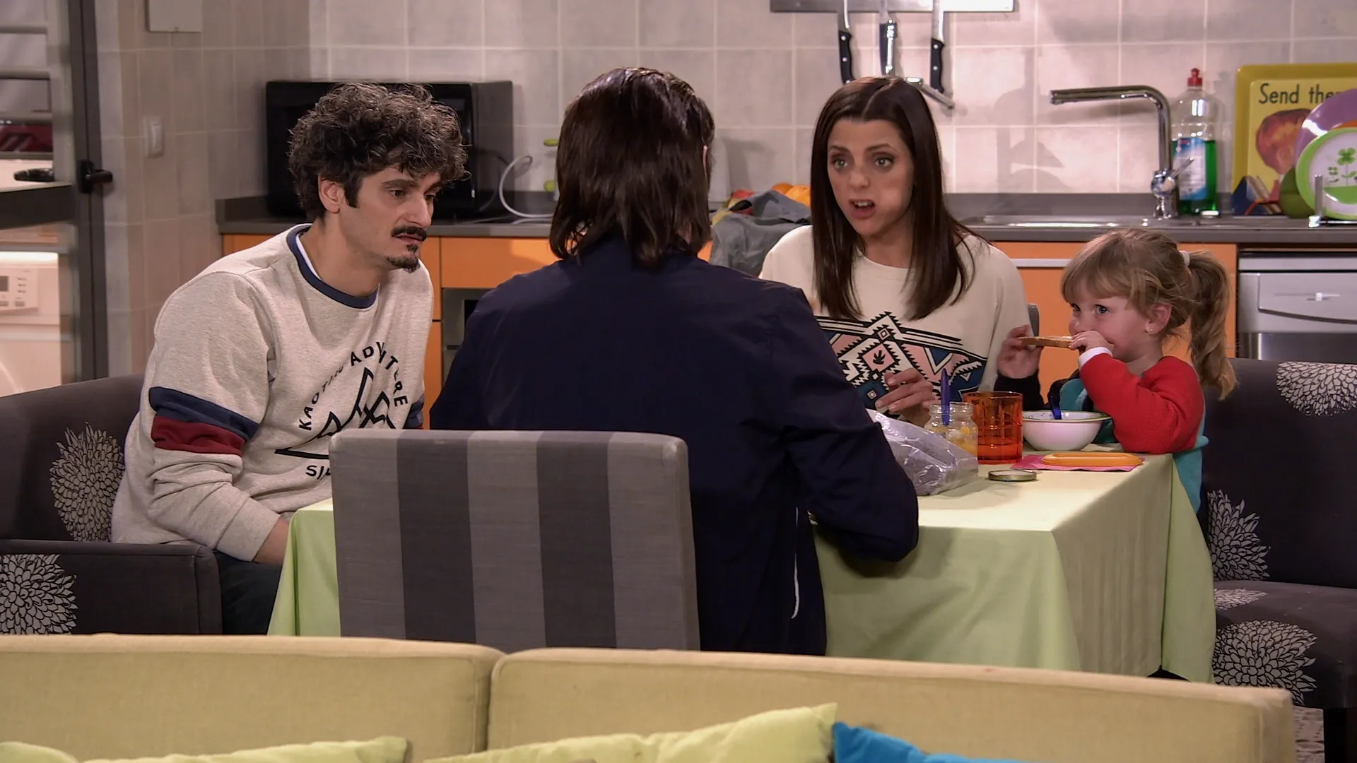 thumbnail - S10:E9 Un chupito castrador, un mozo leal y sumiso y dos estrategas del amor