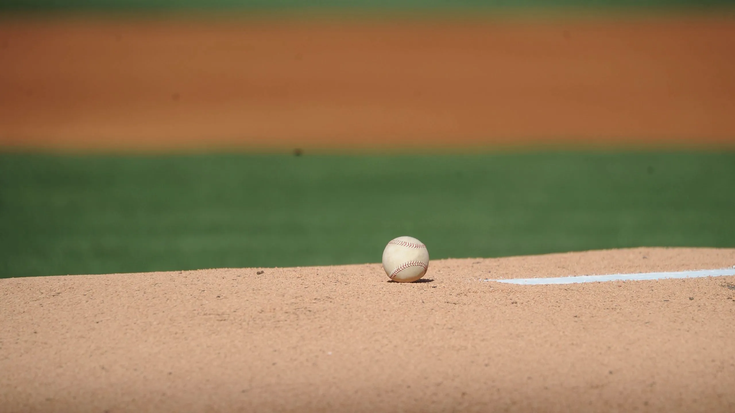 Charlotte x #6 North Carolina