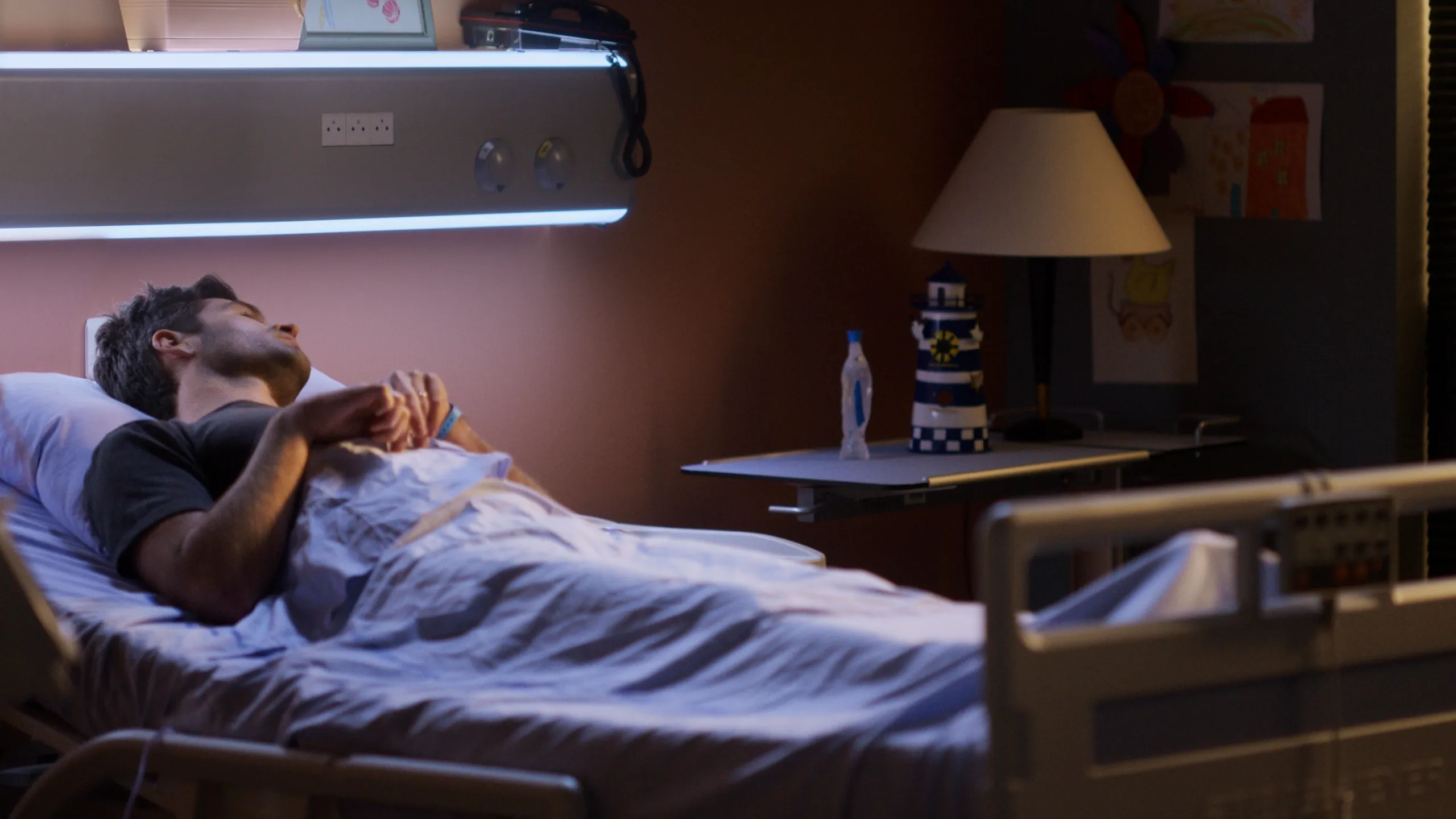 thumbnail - S1：第2話「家族の問題から国の問題へ」