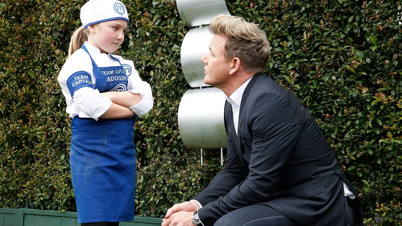 thumbnail - S4:E10 A Gordon Ramsay Dinner Party