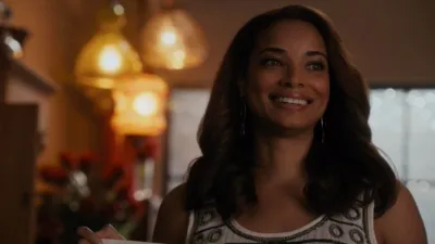 thumbnail - S4:E2 Mistaken Identity