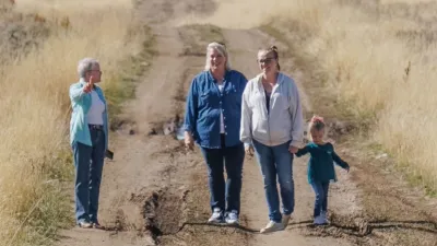 thumbnail - S19:E2 Let There Be Light