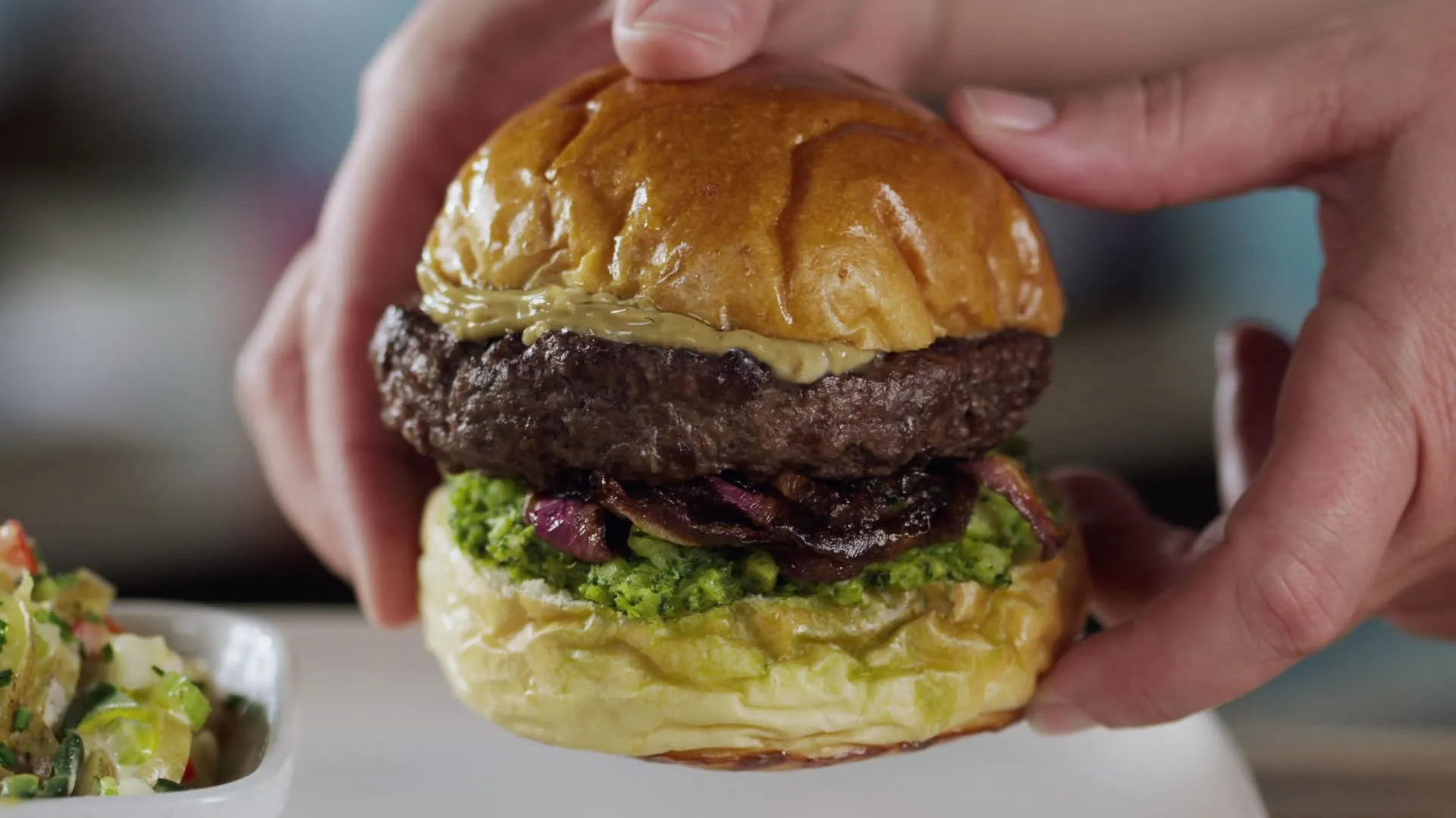 thumbnail - S3:E4 Burger She Wrote