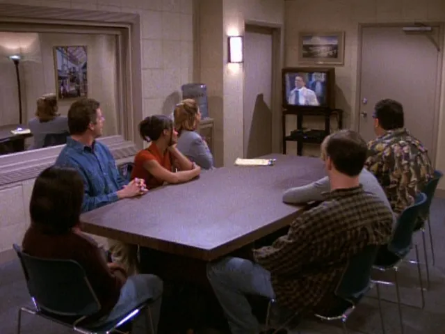 thumbnail - S5:E15 Ellen in Focus