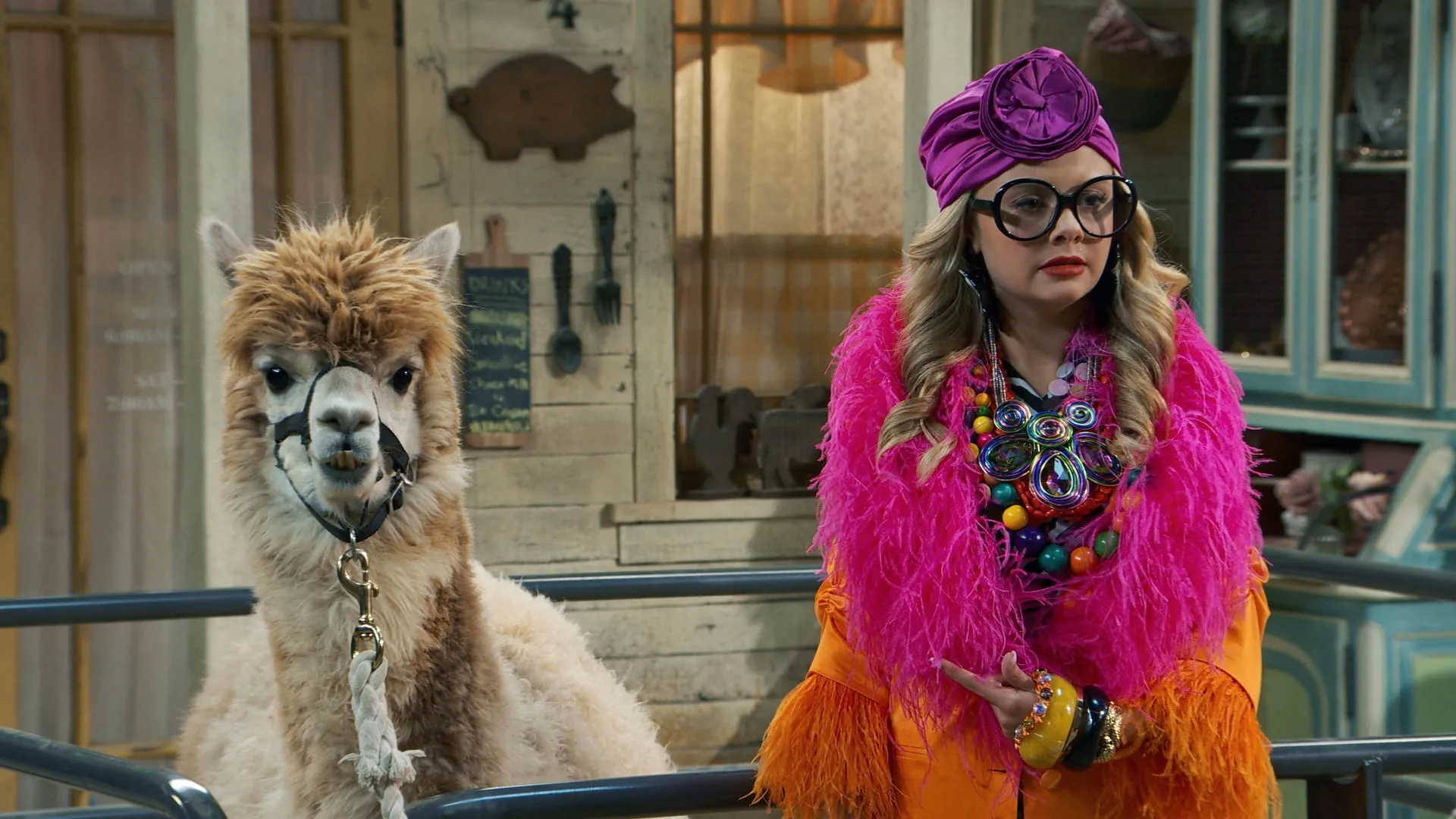 thumbnail - T6:E17 Alpacalipsis