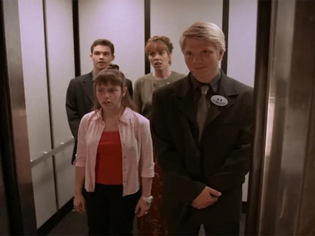 thumbnail - S2:E22 Vampire