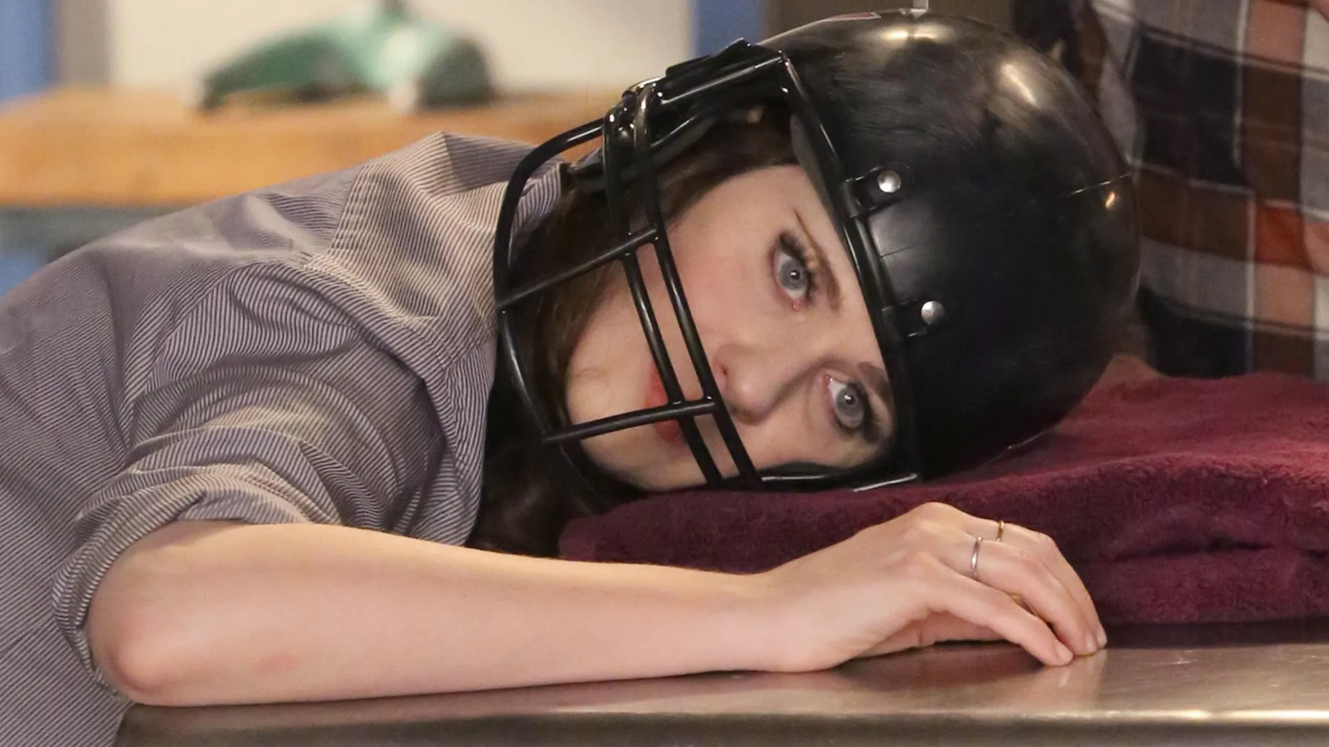 thumbnail - S5:E16 Helmet