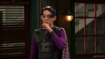 thumbnail - S4:E5 Nerd with a Cape