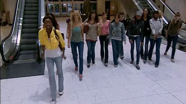 thumbnail - S9:E2 The Models Go Green