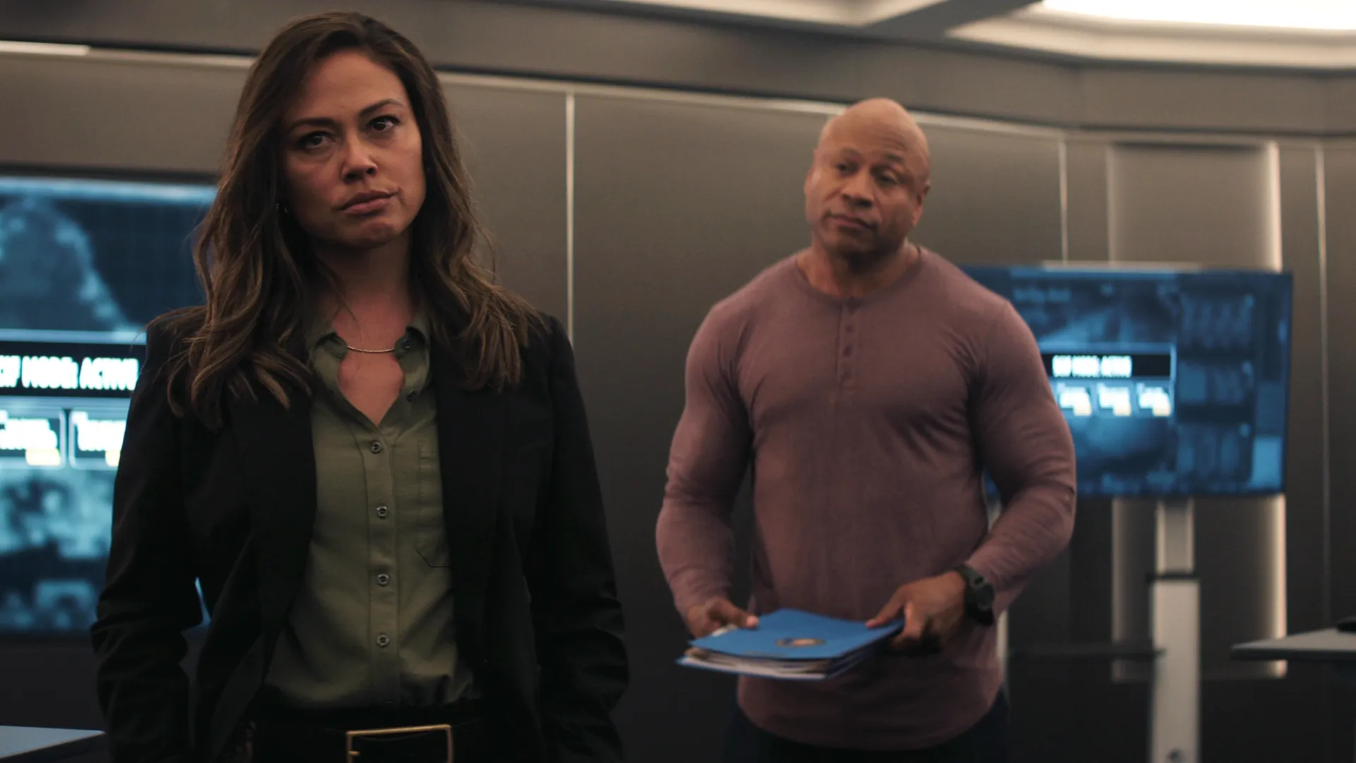 thumbnail - S3:E5 Serve and Protect