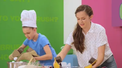 thumbnail - S1:E4 Would You Wrather Have Feet Instead of Hands or Hands Instead of Feet?