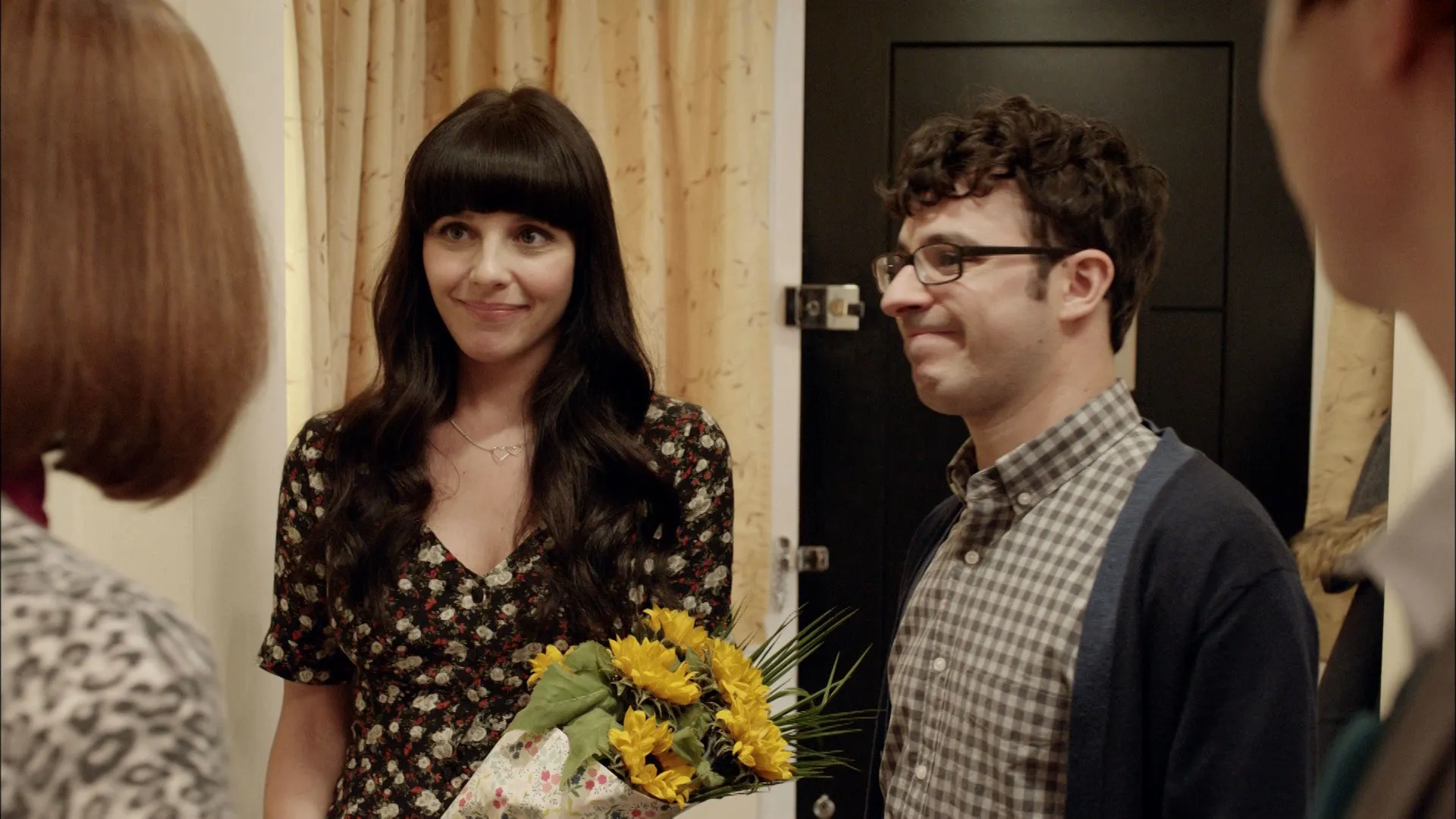 thumbnail - S3:E1 The Girlfriend