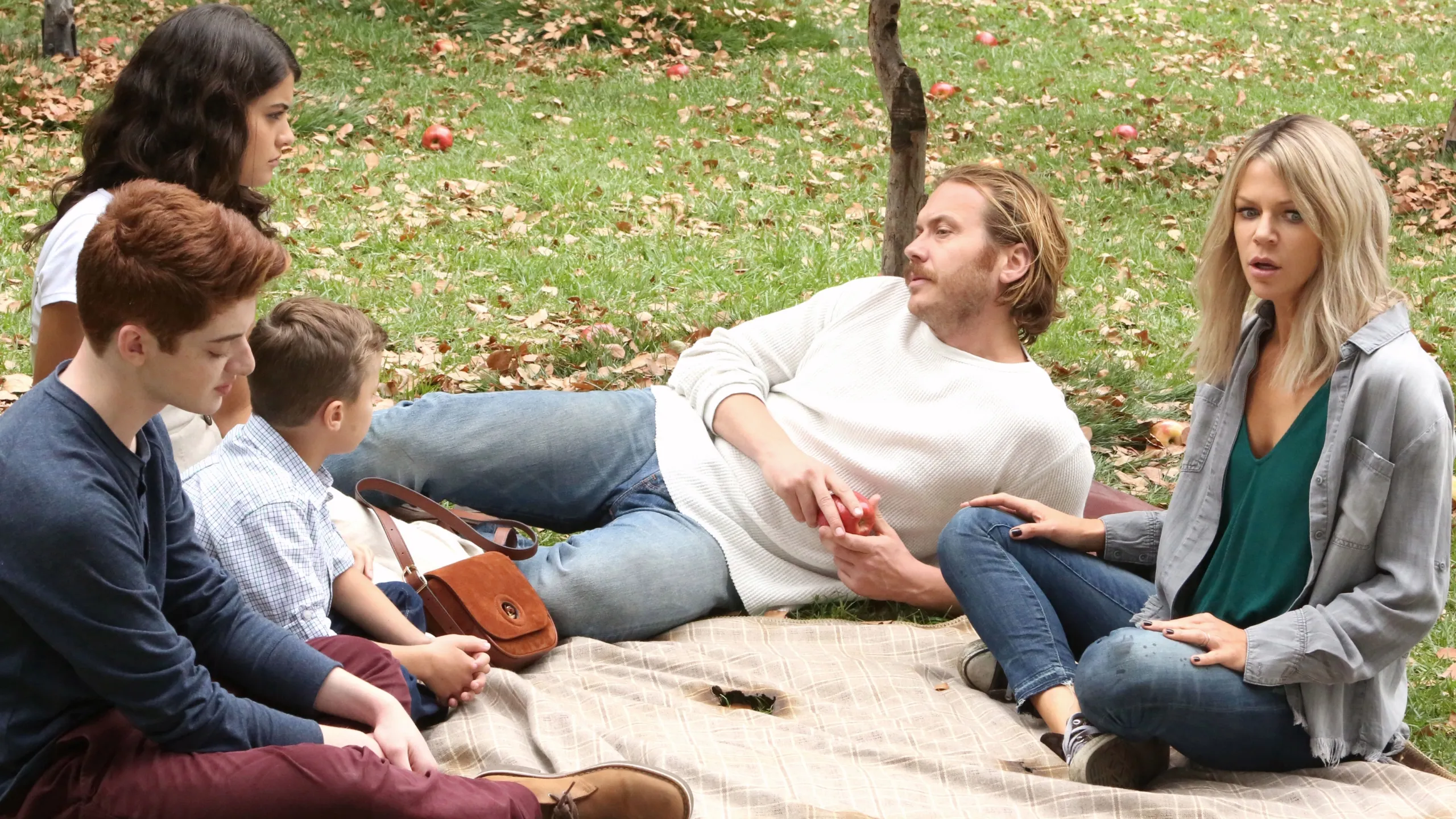 thumbnail - S2:E3 The Visit