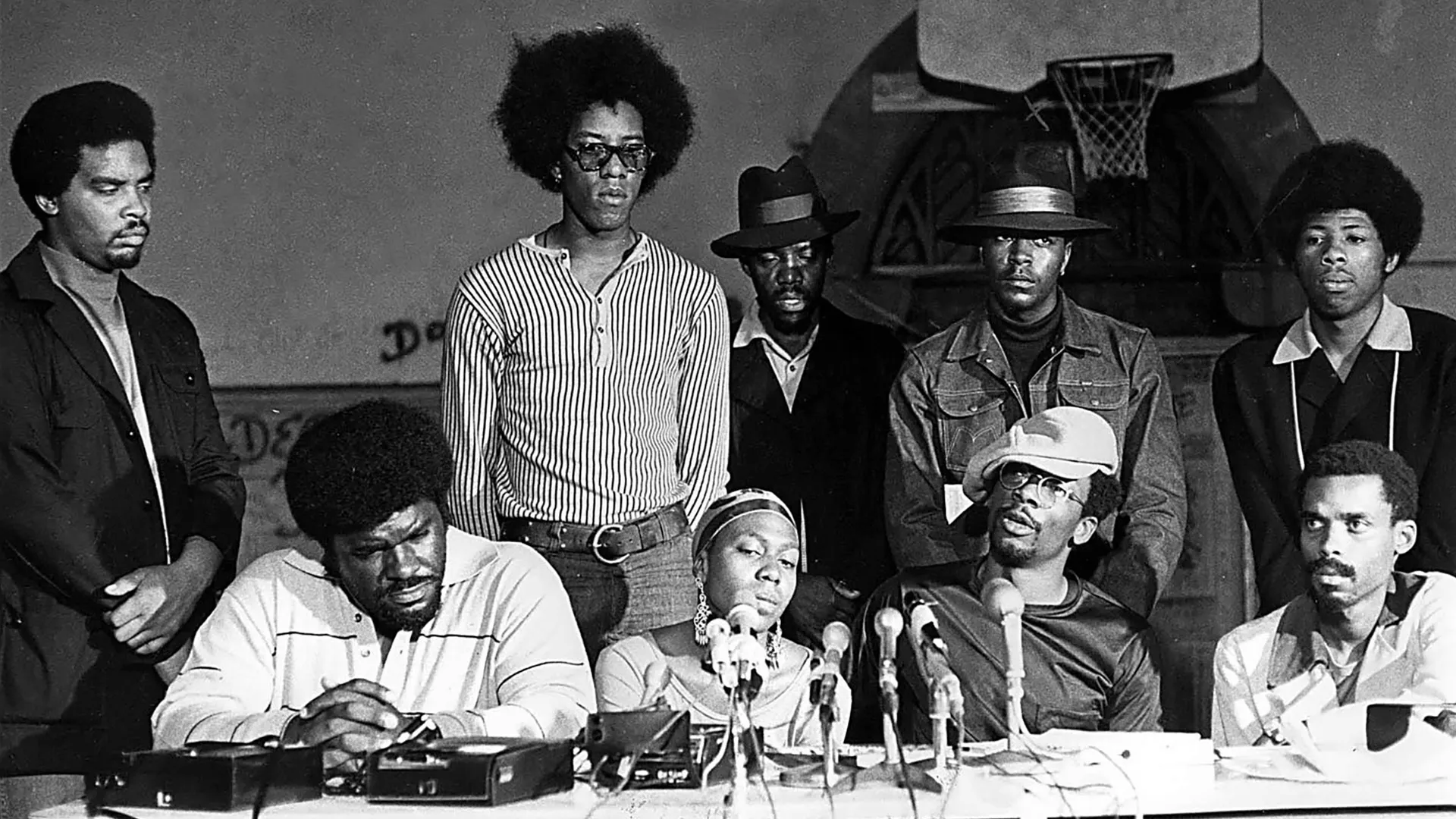 thumbnail - S1：第3話「ソー・メニー・ティアーズ」