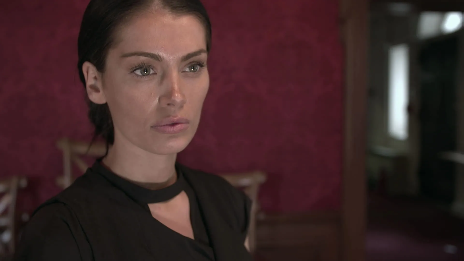 thumbnail - S2:E10 Luxury, Jealousy and Murder