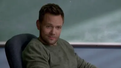 thumbnail - S6:E5 Laws of Robotics & Party Rights