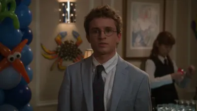 thumbnail - S10:E22 Bev to the Future