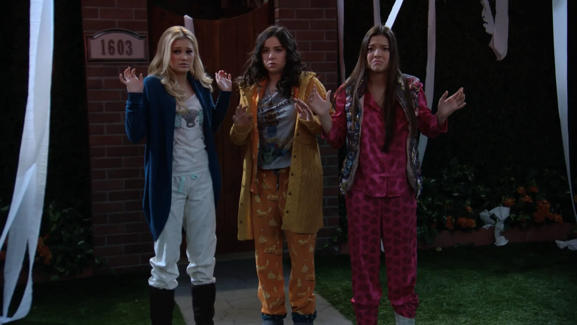 thumbnail - S2:E1 Slumber Partay!