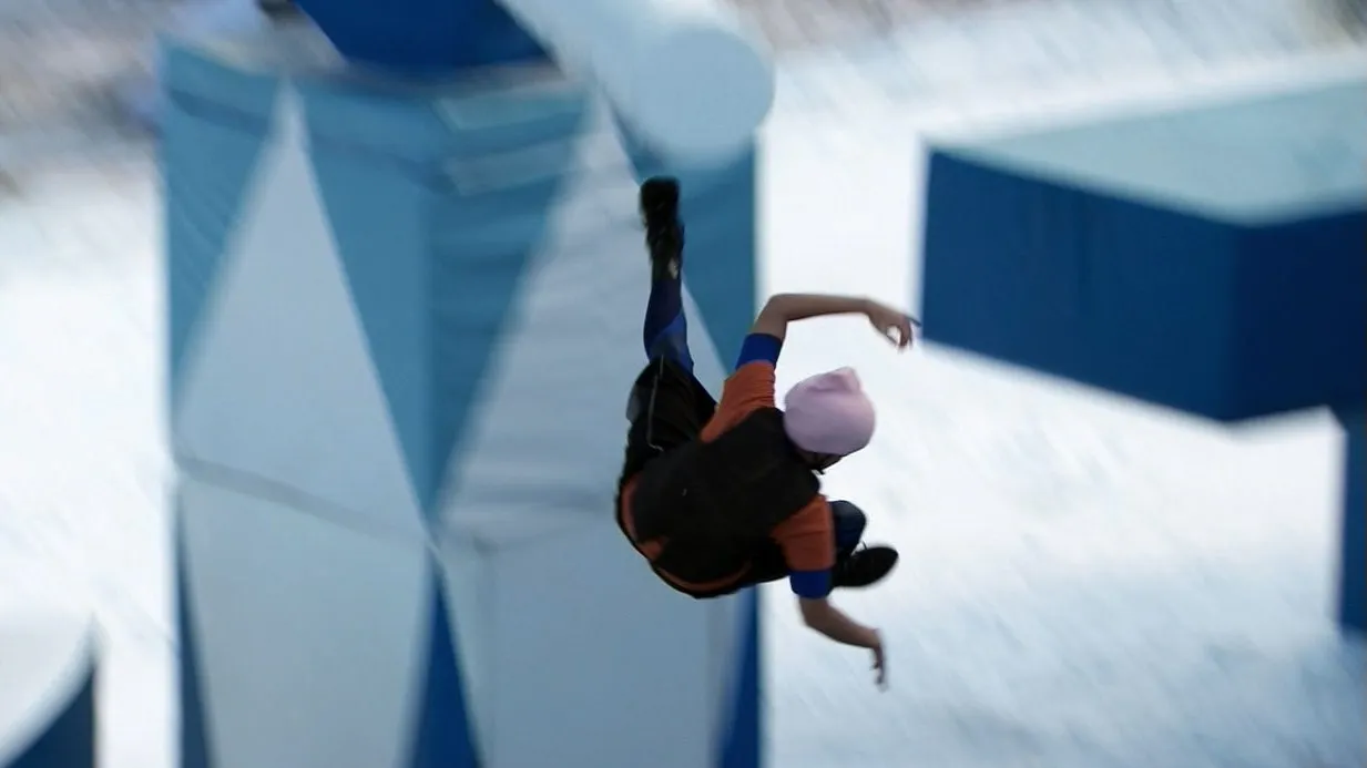 thumbnail - S5:E7 Winter Wipeout: That Snow Way to Fall Down