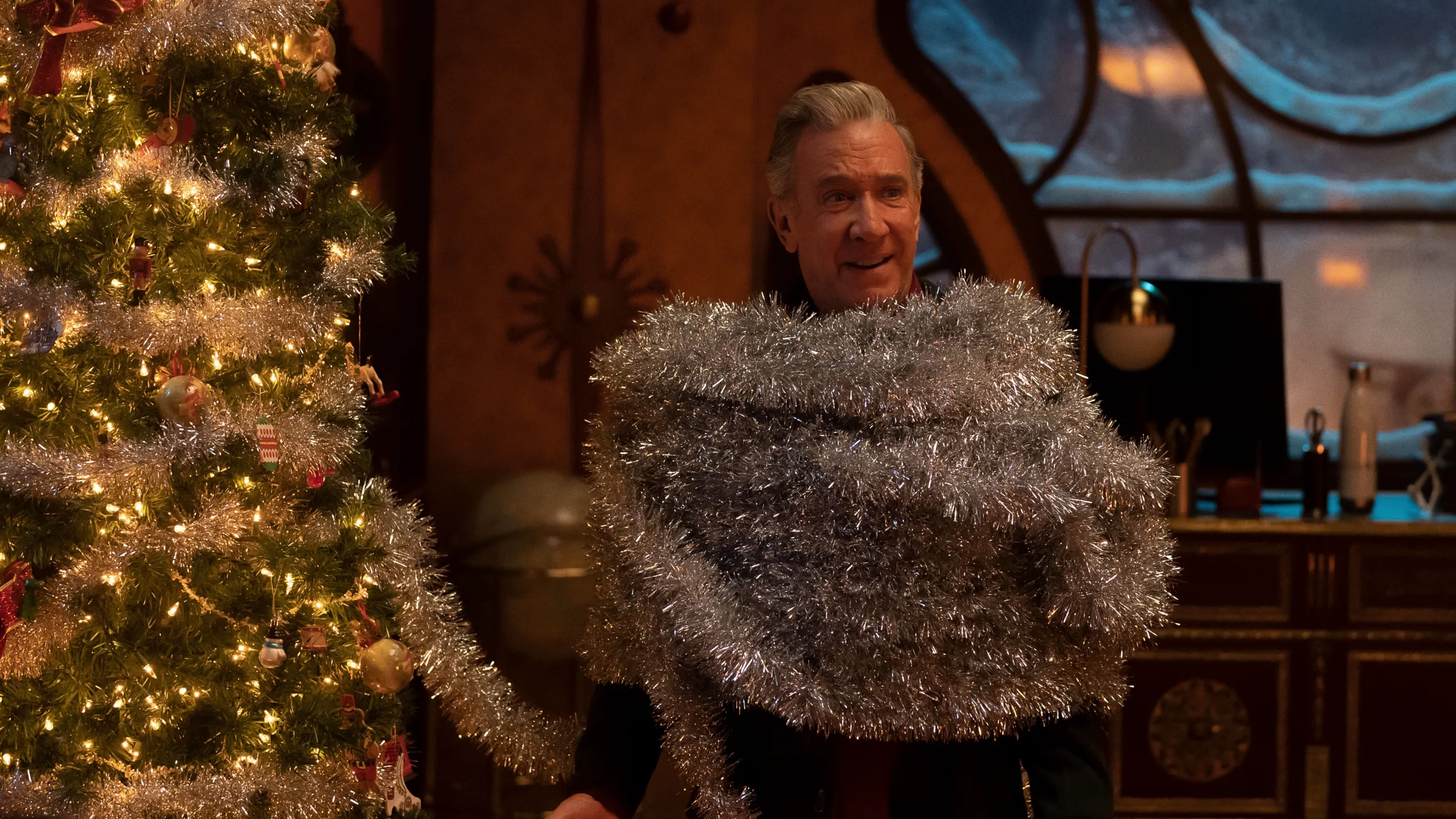 thumbnail - S1:E5 Chapter Five: Across the Yule-verse